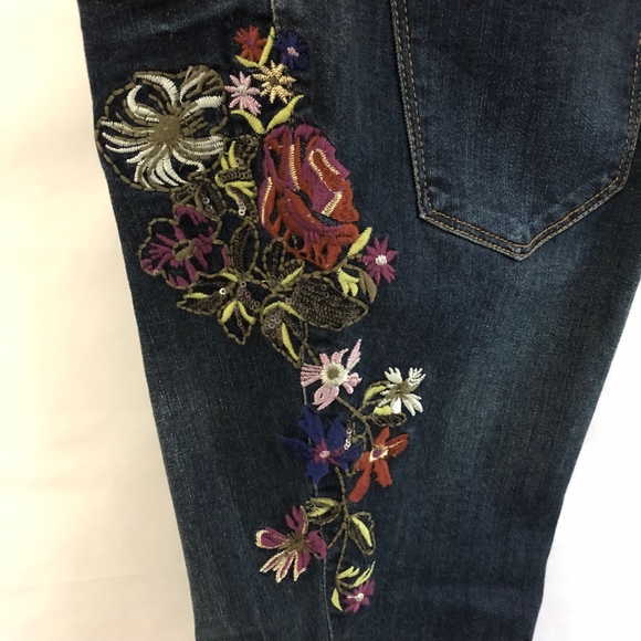 Stitch Star Embroidered Boho Blue Jeans. Size 4 NWT - Picture 5 of 8